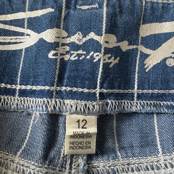 Cute Blue Chambray Wide Leg Cropped Pants with White Stripes. Cotton, Tencel. - Picture 4 of 12